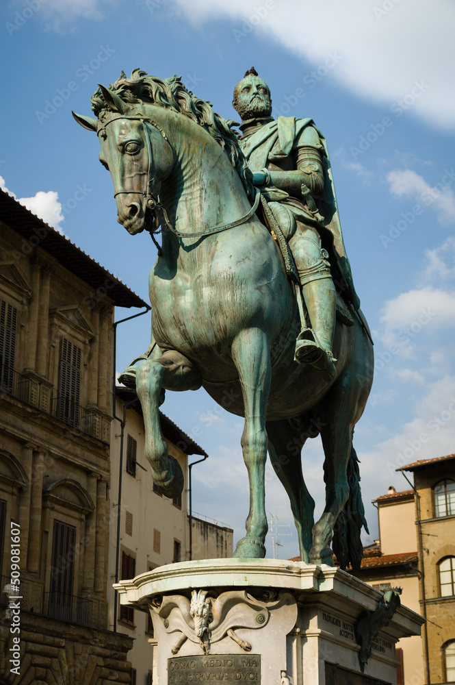 Obraz premium Equestrian statue of Cosimo I Medici at Piazza della Signoria