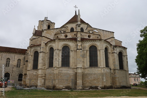 La Basilique Sainte Marie Madeleine, basilique de Vezelay, vue de l'extérieur, village de Vezelay, département de l'Yonne, France