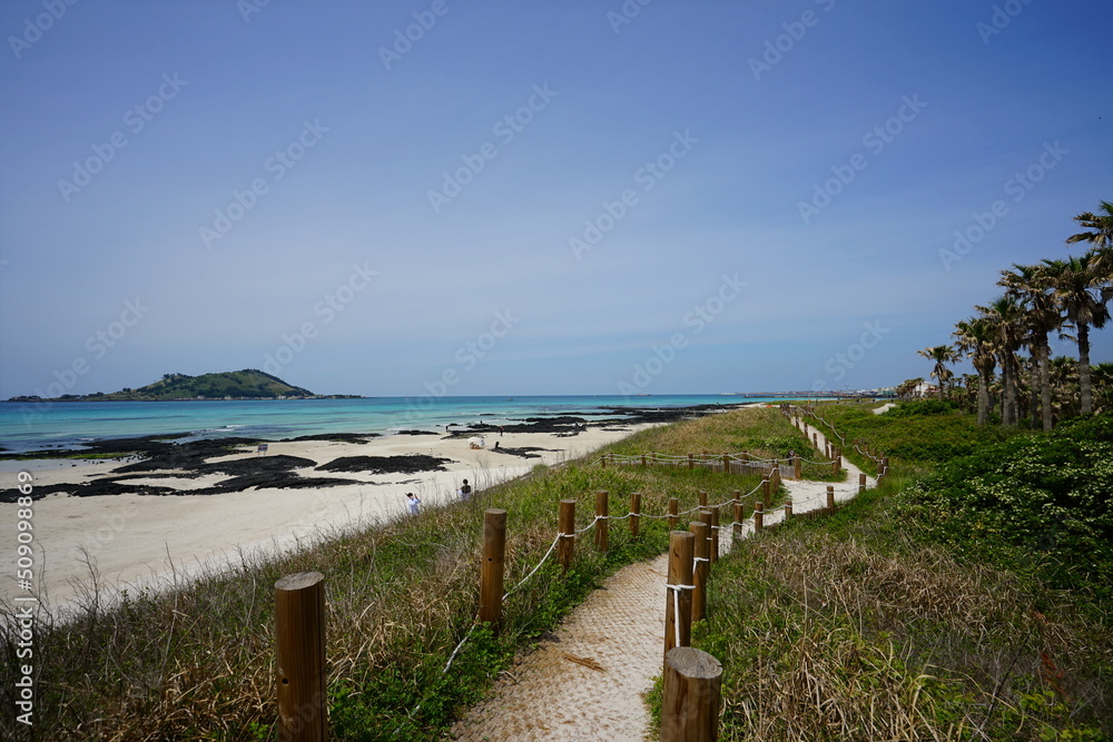 Fototapeta premium seascape with island