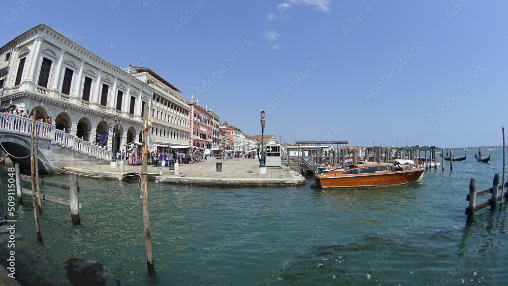 Promenada w Wenecji obok placu San Marco - obrazy, fototapety, plakaty 