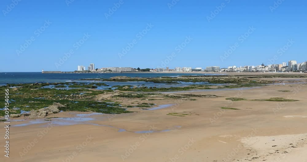 La grande plage et le remblai des Sables d'Olonne