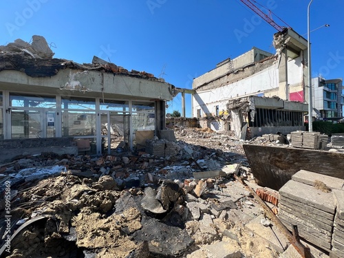 Bomba , Ukraina , Wojna na Ukrainie , Po nalocie Ukraina , wyburzona Ukraina Gruzowisko  Ukraina