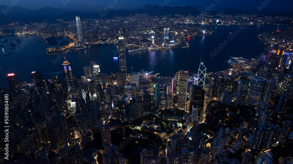 Obraz premium Victoria Harbour in drone point of view at night