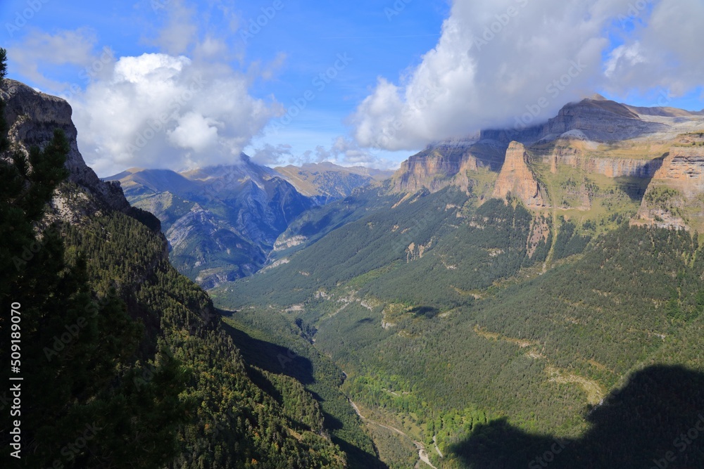 Naklejka premium Spain Ordesa valley landscape