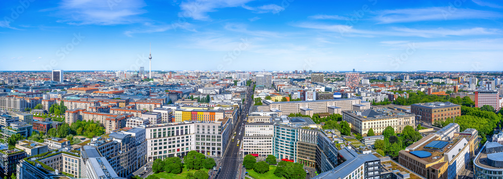 Obraz premium panoramic view at the skyline of central berlin