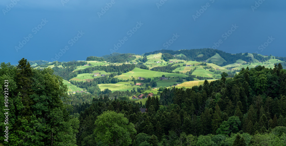 Schweiz Hügel und Bergland