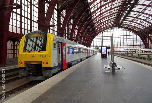 Fototapeta Passenger train in Antwerp Central station, Belgium
