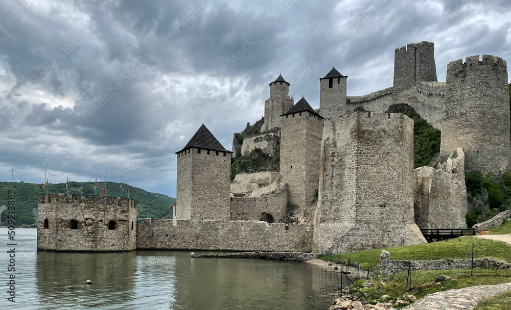 Mittelalterliche Festung Golubac an der Donau, Serbien