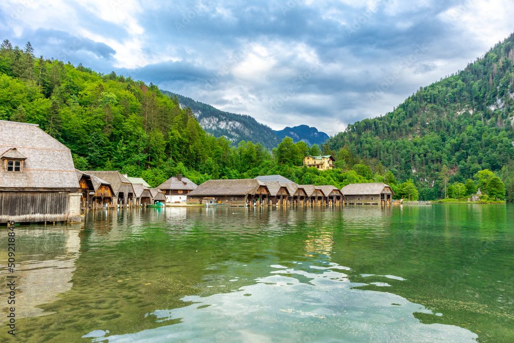 Naklejka premium Schöne Erkundungstour entlang des Berchtesgadener Voralpenlandes - Königsee - Bayern - Deutschland