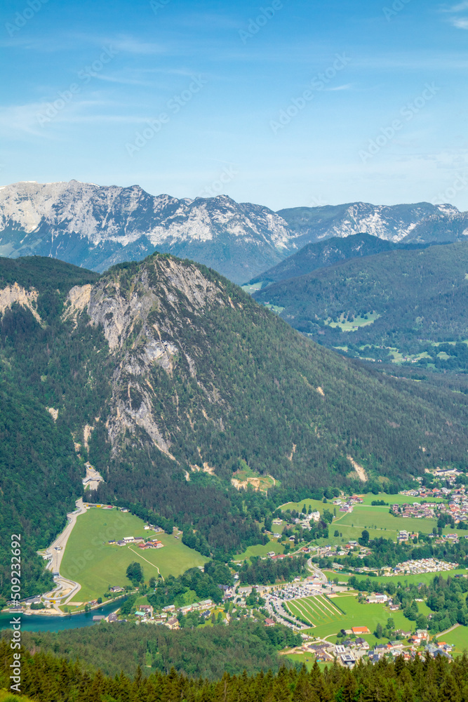 Obraz premium Schöne Erkundungstour entlang des Berchtesgadener Voralpenlandes - Jenner - Bayern - Deutschland
