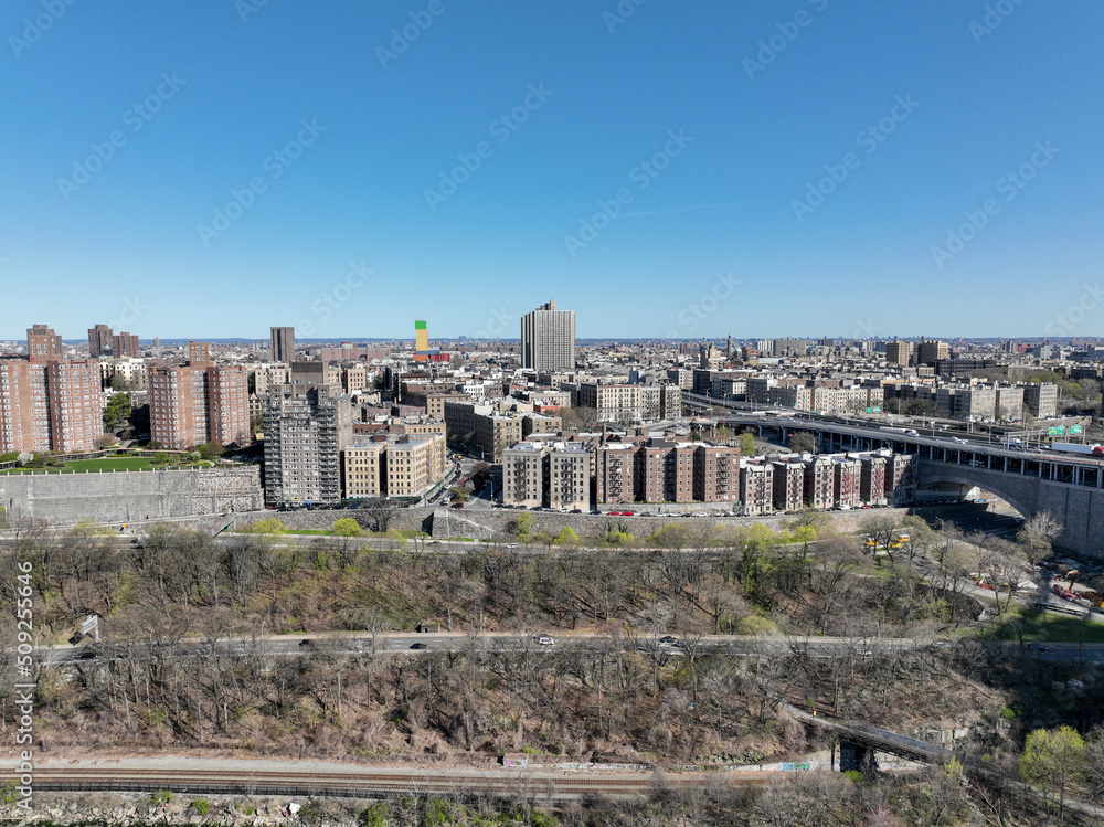 Obraz premium Aerial view of Hudson River and New York with blue sky 