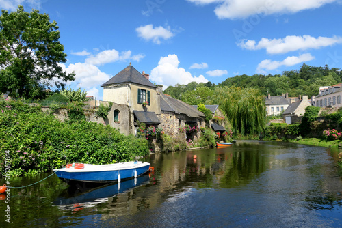 Foto View of the picturesque village of Pontrieux in Brittany
