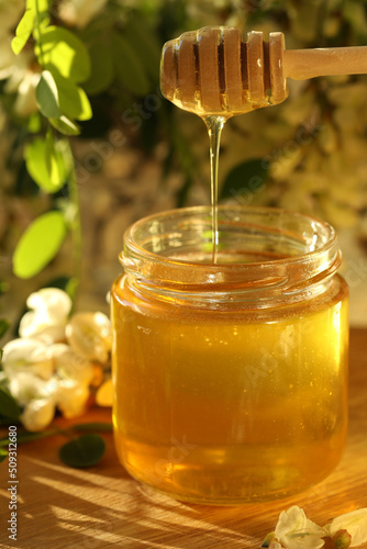 jar of acacia honey