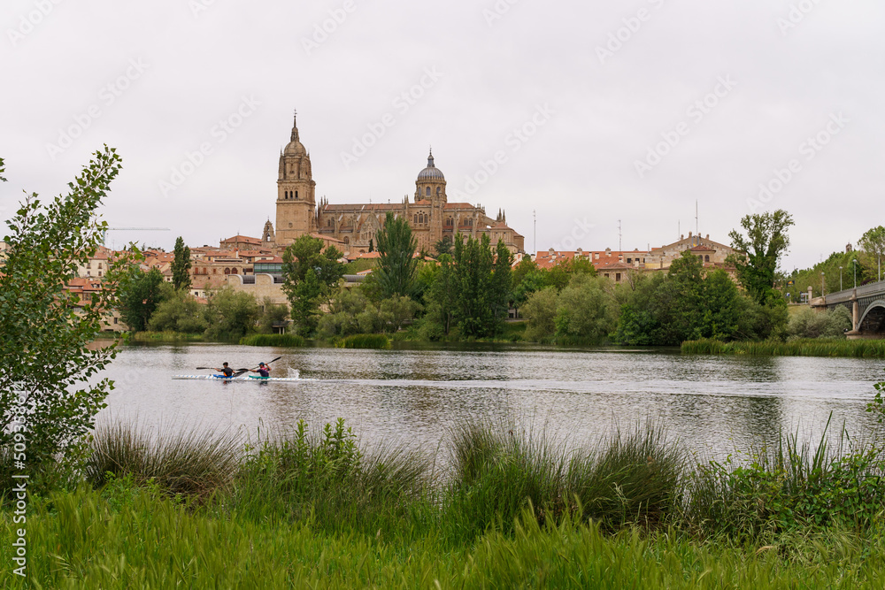 Obraz premium Catedral de Salamanca and Tormes river, Salamanca, Castilla y León, Spain