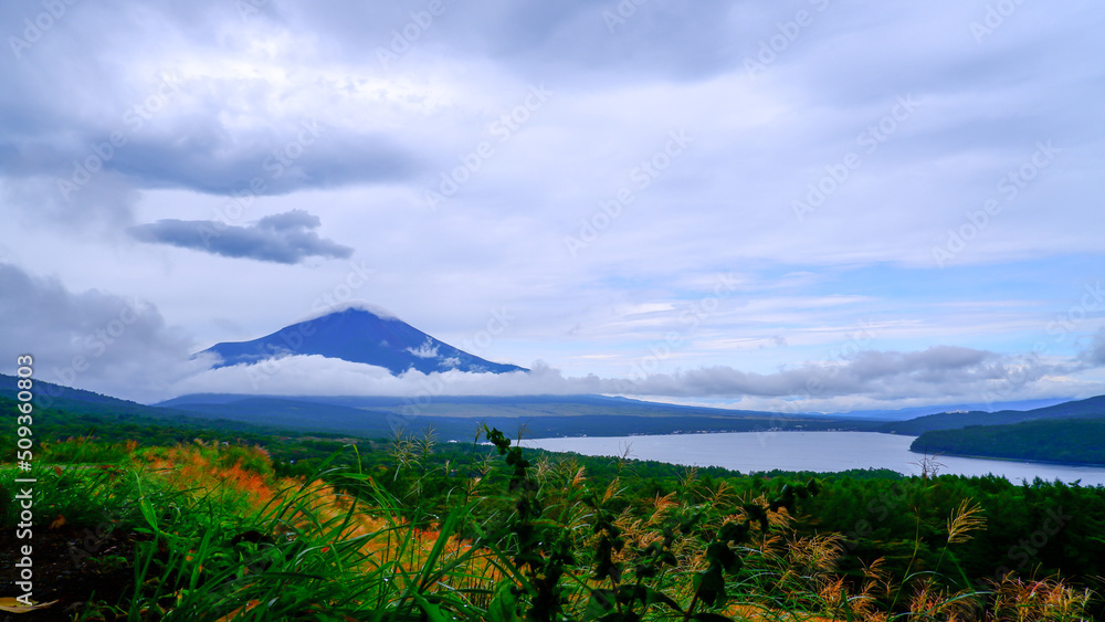 山中湖近傍のパノラマ台から望む富士山