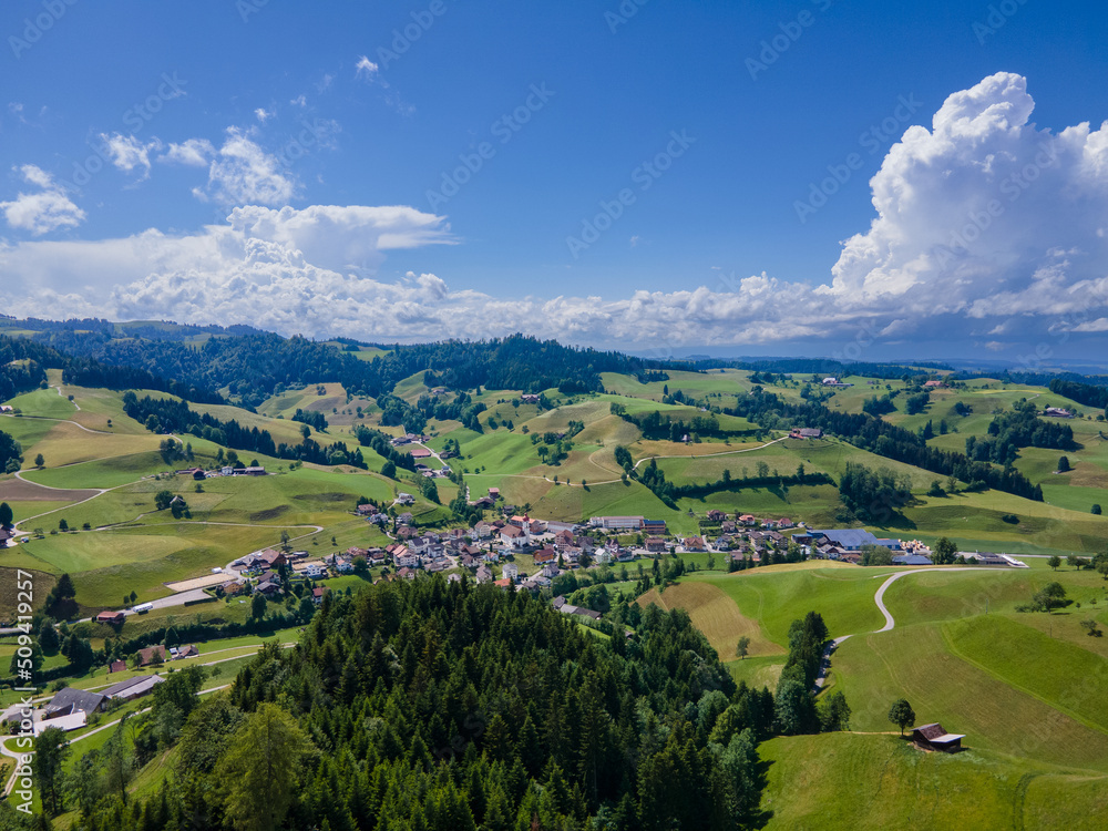 Fototapeta premium In der Schweiz Napflandschaft