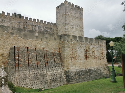 Lisbona - Portogallo - Scorci paesaggistici e monumenti - mozzafiato - azulejos - paone photo