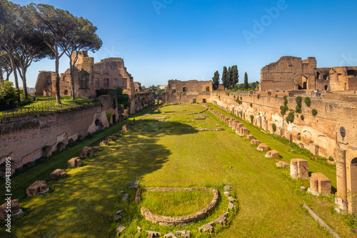 Foto The ancient roman ruins on The Palatine Hill above of The Roman Forum in historic centre of Rome, Italy, Europe