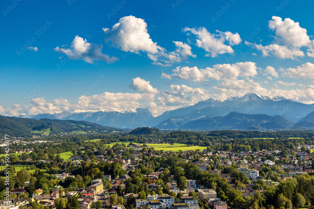 Fototapeta premium Panoramic view of Salzburg