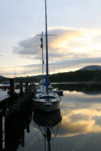 Fototapeta Naklejka Na Ścianę i Meble -  yacht at sunset