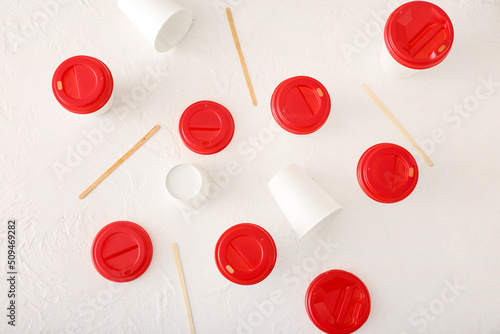 Takeaway paper cups and spo...