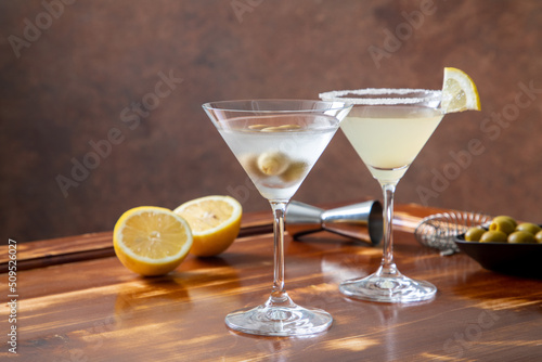 dry Martini con olive e limone