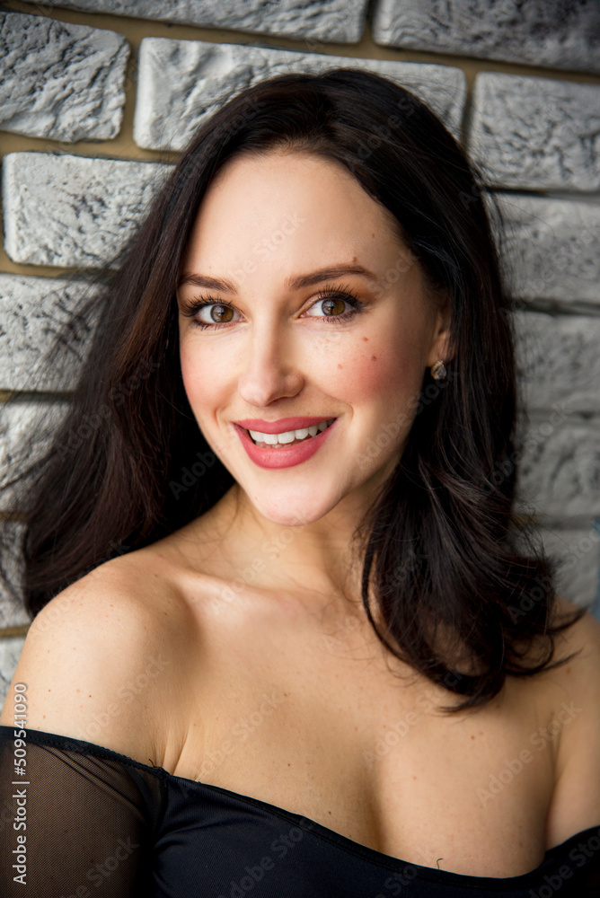 Fototapeta premium portrait of a brunette woman