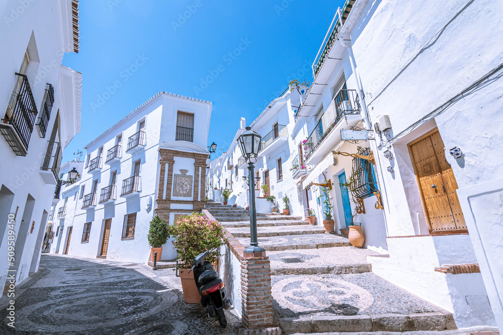 Obraz premium Streets of the white town of Frigiliana, Malaga, Spain