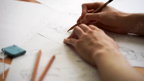 Man sketching figure drawing pencil and marker sketches - HD