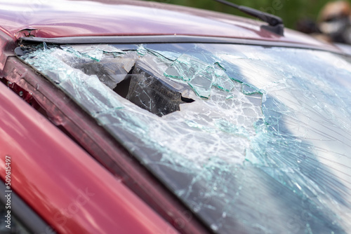 Valokuva Close-up of a car with a broken windshield after a fatal crash