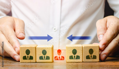 Принти на полотні Reducing team size