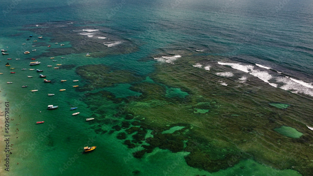 Fototapeta premium vista aérea da cidade de porto de galinhas no recife