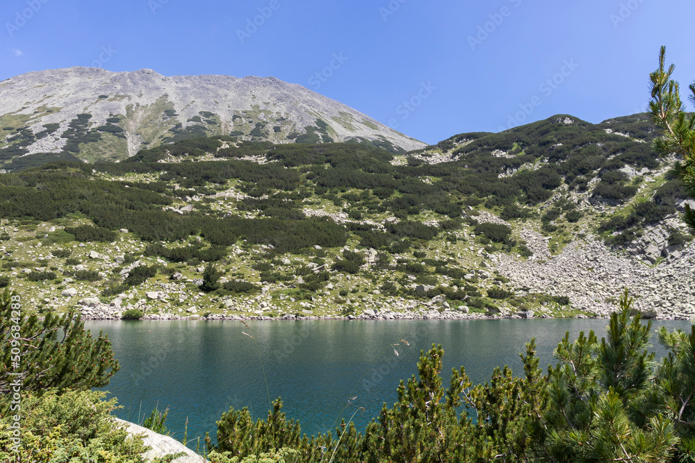 Obraz premium Landscape of Pirin Mountain and Fish Banderitsa lake, Bulgaria