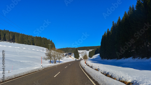 Bundesstraße 500 in Furtwangen im Schwarzwald © Ilhan Balta