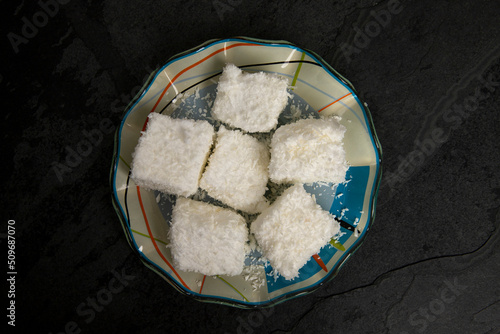 Foto Brazilian sweet called Maria-mole on black background