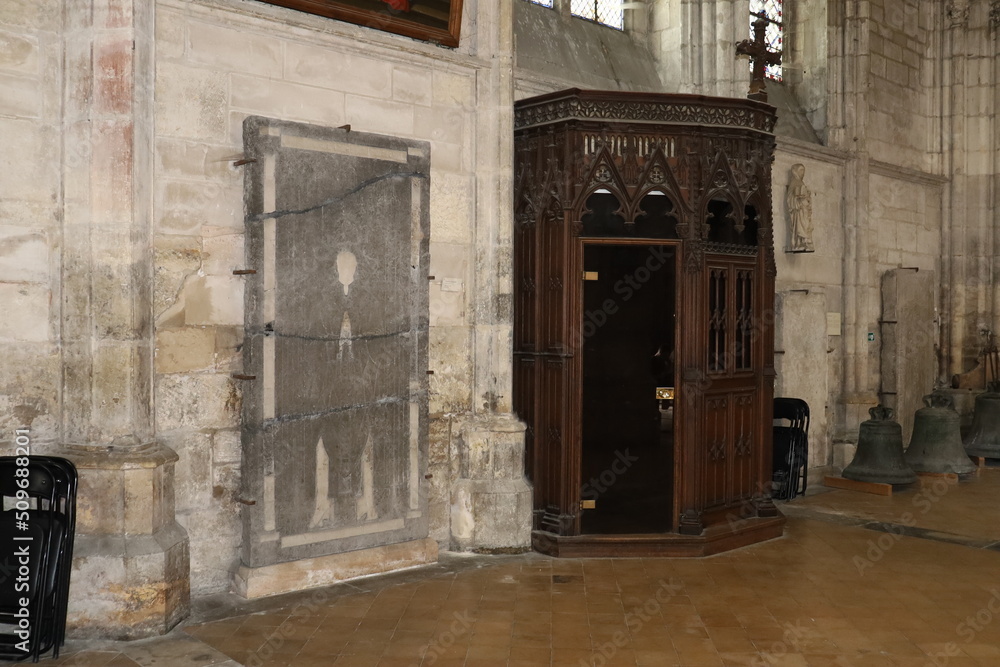 La basilique Saint Urbain, de style gothique, intérieur de la basilique, ville de Troyes, département de l'Aube, france La basilique Saint Urbain, de style gothique, intérieur de la basilique, ville de Troyes, département de l'Aube, france