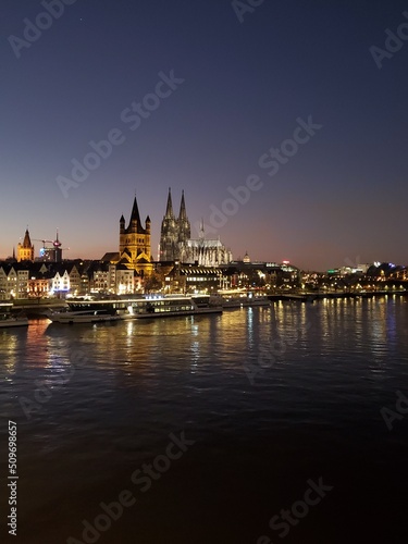 Cologne at night © Melanie