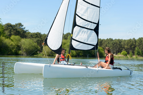 Foto learning to sail in a catamaran