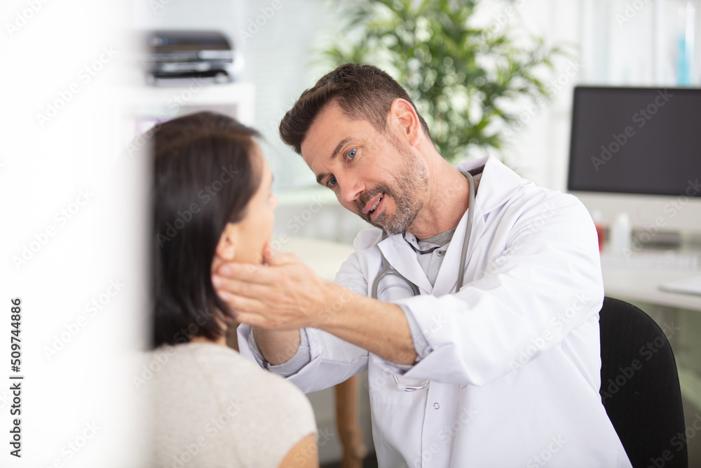Fototapeta premium dentist curing a female patient