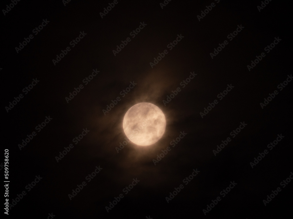 Red moon スタージョンムーン　満月　2020年8月4日　日本