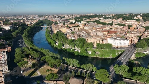Vista aerea del fiume Tevere tra i quartieri Trastevere e Testaccio. Roma, Italia.
Vista dall'alto del centro di Roma in una giornata estiva. photo