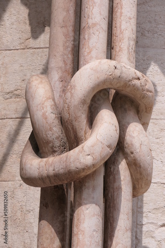 Cuadro en lienzo node column, Trento Cathedral, Italy 2021