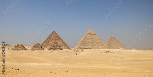 pyramid of giza