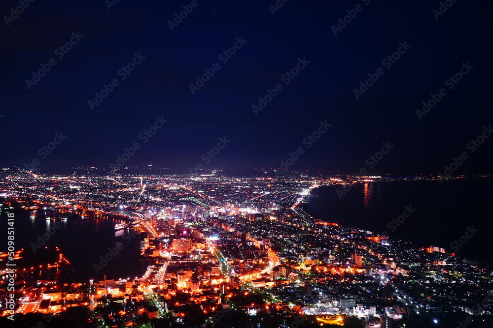 Fototapeta premium Night View from Mount Hakodate (Hakodateyama) in Hakodate, Hokkaido, Japan - 日本 北海道 函館市 函館山 夜景