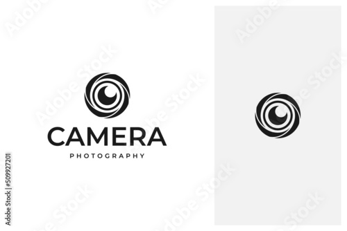 camera lens vector logo design