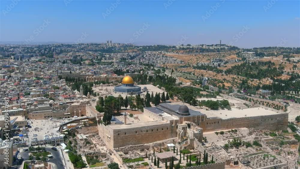 Jerusalem Dome of the rock and Western wall (kotel), aerial
Drone view from Jerusalem Old city Al Aqsa Mosque and Jewish Kotel, June, 2022
