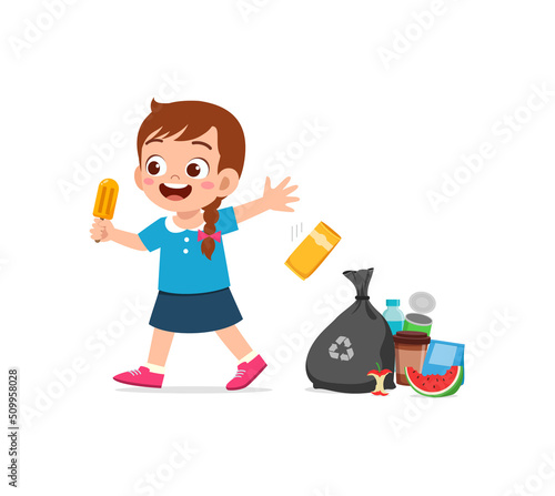little kid with bad behavior do littering