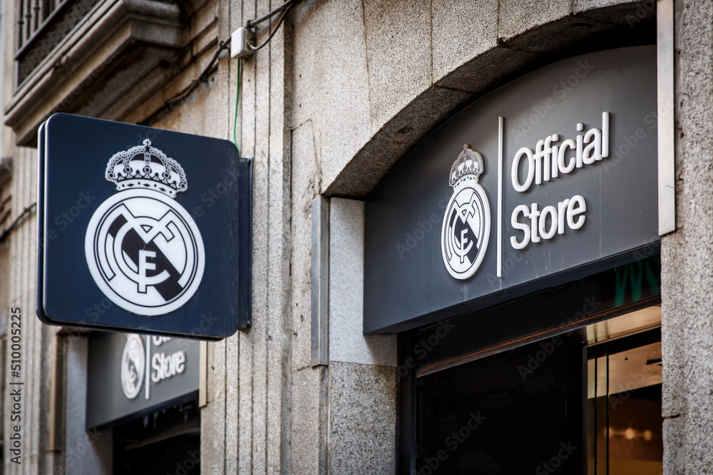 Madrid, Spain - February 05, 2022: Real Madrid official store in a street.  foto de Stock | Adobe Stock