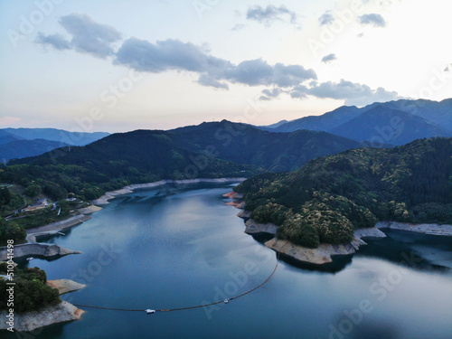 高知県本山町・土佐町　夕方の早明浦ダム
