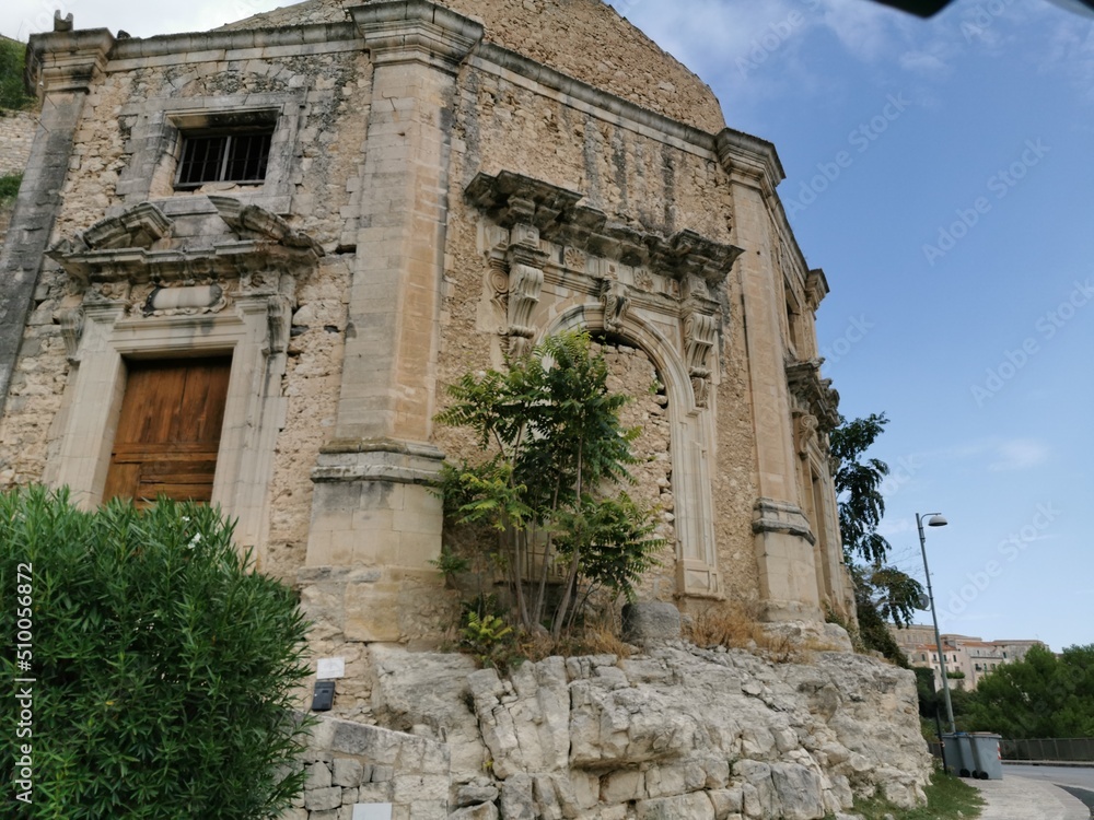 La magnifica Sicilia! I migliori paesaggi ed i monumenti di: Palermo, Cefalù, Morreale, San Vito lo Capo, Trapani, Erice, Sciacca, Agrigento, le Saline, Siracusa, Etna e Taormina.